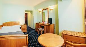 Located in the heart of gura humorului, this hotel is 3.3 mi (5.4 km) from voronet monastery and within 12 mi (20 km) of humor monastery and mina de sare cacica. Best Western Bucovina Club De Munte Hotel Gura Humorului Deals Photos Reviews