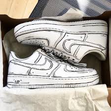 1001 Idees Pour Customiser Ses Chaussures Trucs Et Astuces En 2020 Customiser Ses Baskets Comment Customiser Des Chaussures Chaussures En Toile