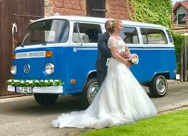 Oldtimer Als Hochzeitsauto Mieten Vw Bus Bulli T2 Mit Chauffeur Wiesbaden Mainz Rheingau Taunus F Mit Bildern Hochzeit Auto Oldtimer Mieten Hochzeitsauto