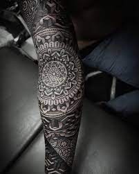 Il faut choisir l'emplacement de son tatouage. Connect The Dots Tatouages Mandala Tatouage Geometrique Tatouages Geometriques Homme