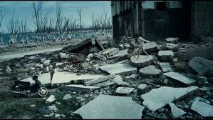 When two american girls on a bike trip in a remote part of argentina split up and one of them — elli(odette yustman) ve stephanie(amber heard) arjantin'in nefesen manzarasını görmek ve yeni bir maceraya atılmak adına seyehat ederler. And Soon The Darkness Badmovies