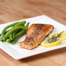 Here S What You Need Skinless Salmon Fillet Salt Pepper Olive Oil Lemon Fresh Thyme Pan Fried Salmon Cooking Salmon Fried Salmon Recipes