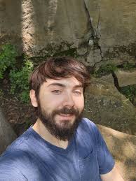 Hi, I'm visiting family in the Toledo area around Xmas and looking to buy a  young female mouse to add to the current 3 I have now. Willing to go to  Detroit,