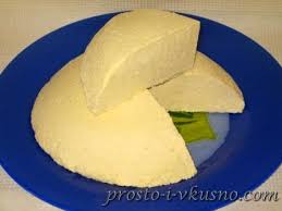 как сделать брынзу из коровьего молока в домашних условиях видео Kak Prigotovit Domashnyuyu Brynzu Recept S Foto