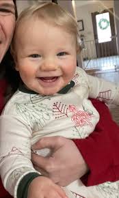 iso a photographer in frederick to take pics of my little girls . any theme  , you can free style if you like. i can bring outfits as well. just looking  to