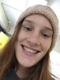 Elle Long (@elleyouhyena)