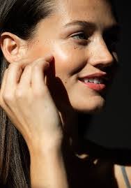 Lisa Rigby's Instagram, Twitter & Facebook