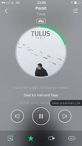 Penyanyi tulus menggelar konsernya yang bertajuk sewindu di istora senayan, jakarta pusat lagu ini termasuk dalam album pamit yang dirilis tahun 2016. Myplaylist Tulus Blacurly