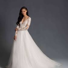 Fresh, lively, and confident, hayley paige embraces sweet femininity with a touch of edginess. Hayley Paige Wedding Dresses By Season