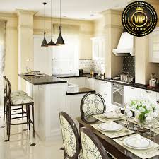 Kleine kuche mit insel und theke. Landhauskuche Arle U Form Massivholzkuche Mit Insel Und Theke Weiss Meterpreis Ebay