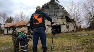 Twin loop induction balance metal detector. Metal Detecting A Civil War Era Farm Treasure Hunting Abandoned Barn Youtube