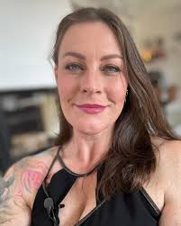 🐾🎬 Filming some fun stuff while sneaking peeks at the new Nightwish  album. Can you spot it? 👀💿 Rocking my PUNE makeup! ✨💄 What do you think  we're up to? Wrong guesses only! 😉