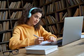 In lombardia studenti in classe da lunedì. Lombardia In Zona Arancione Fontana Dad E Screening Scuole Superiori