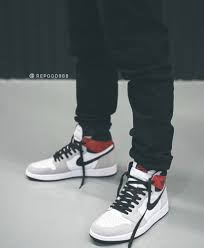 Jordan Retro 1 High Og White Black Red July 11 Mr Unloved1s Avi On Twitter Air Jordan Retro 1 High Og White Black Light Smoke Grey Varsity Red July 11 2020 Placeholder Date 170