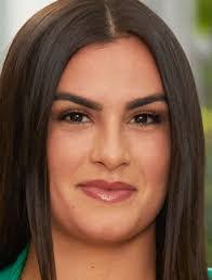 Gina Giles's Instagram, Twitter & Facebook