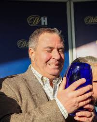 Find someone who looks at you like Jeremy Gear looks at his winning owner  trophy 🤩 A Grade 1 win with Idaho Sun in the @whinsidetrack Formby  Novices' Hurdle 🏆