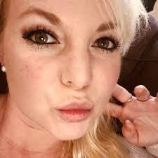 Missy Cox's Instagram, Twitter & Facebook