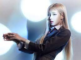 Sonstiges kreativspielzeug kpop blackpink jisoo jennie rosé lisa gleichen absatz große kapazität leinwand rucksack buchstaben druck jungen mädchen studenten . Singer Songwriter Rose From K Pop Group Blackpink To Release Solo Project The Economic Times