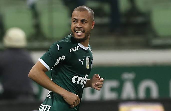 [ENQUETE] Para você, Mayke deve ser o titular na lateral-direita do Verdão?