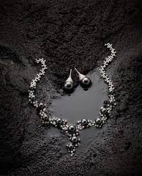 Make Every Detail Count On Pullcast Jewelry Inspiration Dazzle Yourself On Pullcast Eu Creative Jewelry Photography Jewelry Photography Jewelry Photoshoot