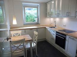 Sowohl in der innenstadt als auch in den übrigen stadtteilen, wie zum beispiel connewitz und grünau, findet man ein großes angebot an wohnimmobilien. Wg Zimmer Mobliert In Ruhiger 95 Qm Garten Wohnung Mit Ebk In Munchen Trudering Zimmer Zu Vermieten Munchen