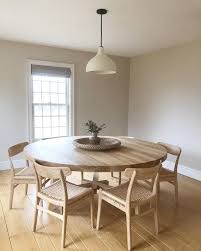 round dining room table