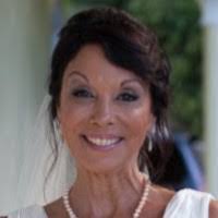 Elizabeth Doody's Instagram, Twitter & Facebook