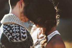 Coba perhatikan bahasa tubuh dan sikapnya ketika ada kamu di dekatnya, serta bagaimana relasi kalian berdua berkembang. 6 Sikap Yang Jadi Tanda Cowok Masih Sayang Sama Mantannya Sabar Ya