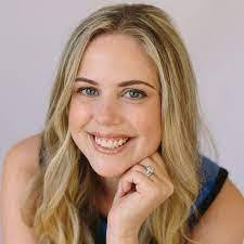 Sheena Land's Instagram, Twitter & Facebook