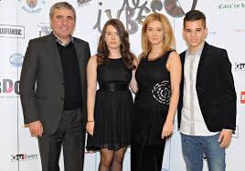 Ianis hagi si iubita lui. Kira Hagi È™i Gandurile Unei Fete Care Nu AratÄƒ CÄƒ Are 22 De Ani Atunci Am ConÈ™tientizat Cine E PanÄƒ Atunci El Era Doar Tata DezvÄƒluiri Despre Ianis ViaÈ›a In Familia Regelui È™i