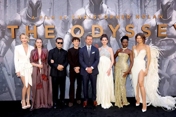 Christopher Nolan Crammed Inside Trojan Horse With 20 Actors to Shoot  Pivotal 'Odyssey' Scene - Yahoo News Canada