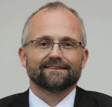 Corona-Krise: Barnimer Landrat Daniel Kurth rechtfertigt Golf-Verbot in  Prenden