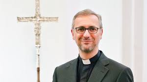 Stefan heße zum diözesanadministrator, der nun bis ein neuer erzbischof gefunden ist, das bistum leiten wird, ohne. Erzbistum Hamburg Erzbischof Hesse Zur Neuen Enzyklika