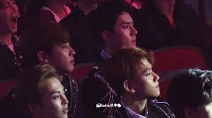 Fancam 170408 V Chart Awards Chanyeols Reaction To Akb48