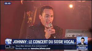 Certains qui lui ressemblaient physiquement, bien sûr, et d'autres, dont la voix « le phénomène qu'était johnny hallyday, c'était quand même une sacrée bête de scène. Fermez Les Yeux Et Ecoutez N Est Ce Pas La Meme Voix Que Johnny Hallyday Youtube