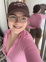 👤 Emma sent you a private message 5 minutes ago "Where are you from?"