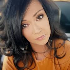 What is the best free beach to visit in Bimini with access to souvenir  shopping?