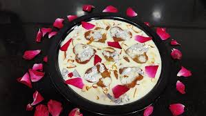 Stuffed shahi tukda...🍚🍚 Shahi tukda is a royal dessert from ...
