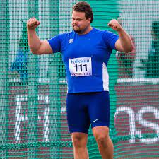 Han tog nyligen guld i diskus och silver i kula p jsm och med seniordiskus r han fyra i vrlden i sin lder. Daniel Stahls Maktiga Monsterkast Langre An Nuvarande Varldsrekordet