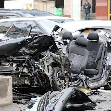 В ноябре 2019 эдуард оплачивал счета пенсионерам в аптеке, супермаркете, магазине одежды. Zhena Blogera Edvarda Bila Predlozhila Pomosh Postradavshej V Dtp