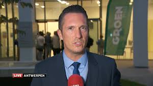 It also includes interviewing celebrities and reporting gossips. Politiek Journalist Jan De Meulemeester Verlaat Vtm Nieuws Foto Hln Be