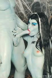 Roxy DeVille – 18 Plus Photos