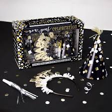 Gold And Silver New Years Eve Party Accessories Kit For 8 Guests 24pcs Walmart Com New Years Eve Party Eve Parties New Years Eve Day