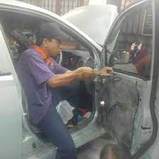 Pintu kereta tak boleh buka dari luar dan dalam. Tuan Pomen Viva Tak Boleh Buka Pintu Dari Dalam Kerana Facebook