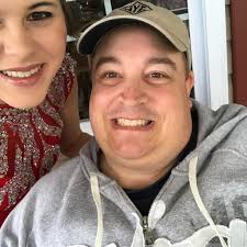 Hi does anyone sell raw honey? 😀