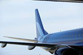 Breeze will start with 13 embraer jets, some of which it is getting from another neeleman airline. 8ioq7j4gudhglm