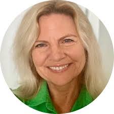 Kylie Bowden's Instagram, Twitter & Facebook