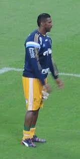 Primeiro, eu acho que não é reincidente e. Aranha Footballer Wikipedia