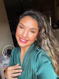 Red lip makeup for Christmas