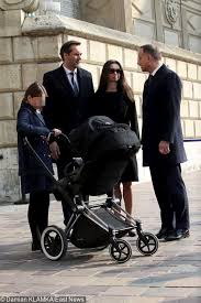 W spotkaniu wzięła udział bratanica kaczyńskiego, marta kaczyńska (39 l.) z meżem, piotrem zieliński i synem stasiem. Kaczynska Z Mezem Corka I Synem Na Wawelu Dlaczego Nie Ma Starszej Corki Ewy Zdjecia Super Express Wiadomosci Polityka Sport